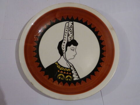 ASSIETTE QUIMPER  signé  C. BERNARD 15 Brest (29)