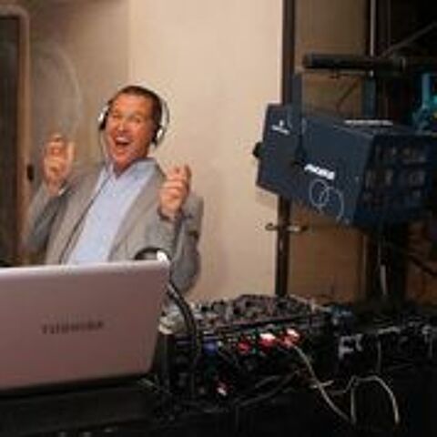   DJ généraliste pour annimer vos soirées privées 