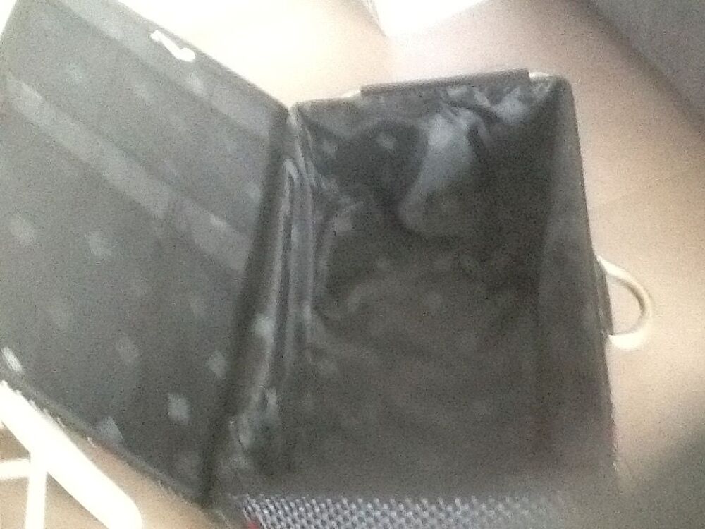 Valise marque Sub-O-G 
Maroquinerie