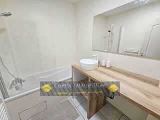  Appartement à louer 3 pièces 79 m²