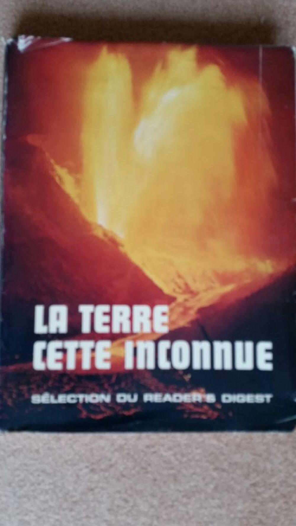 La terre cette inconnue Livres et BD