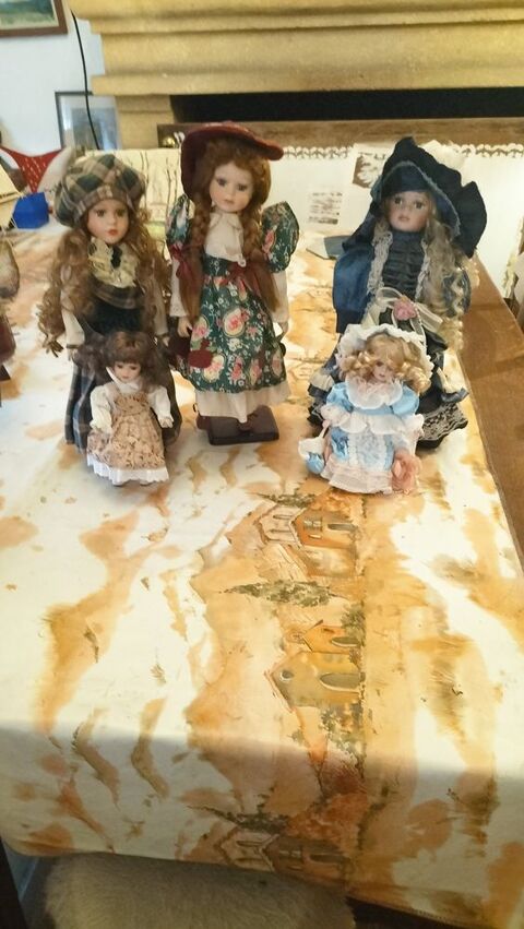 Bonjour poupees en porcelaine � l' unit� o� lot 120 Le Blanc (36)