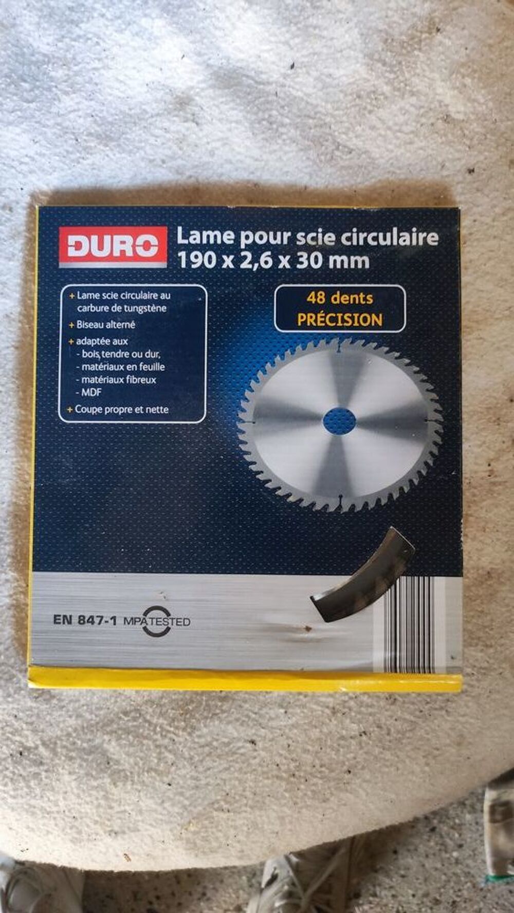 Scie circulaire Bosch PKS 65 + un disque neuf Bricolage