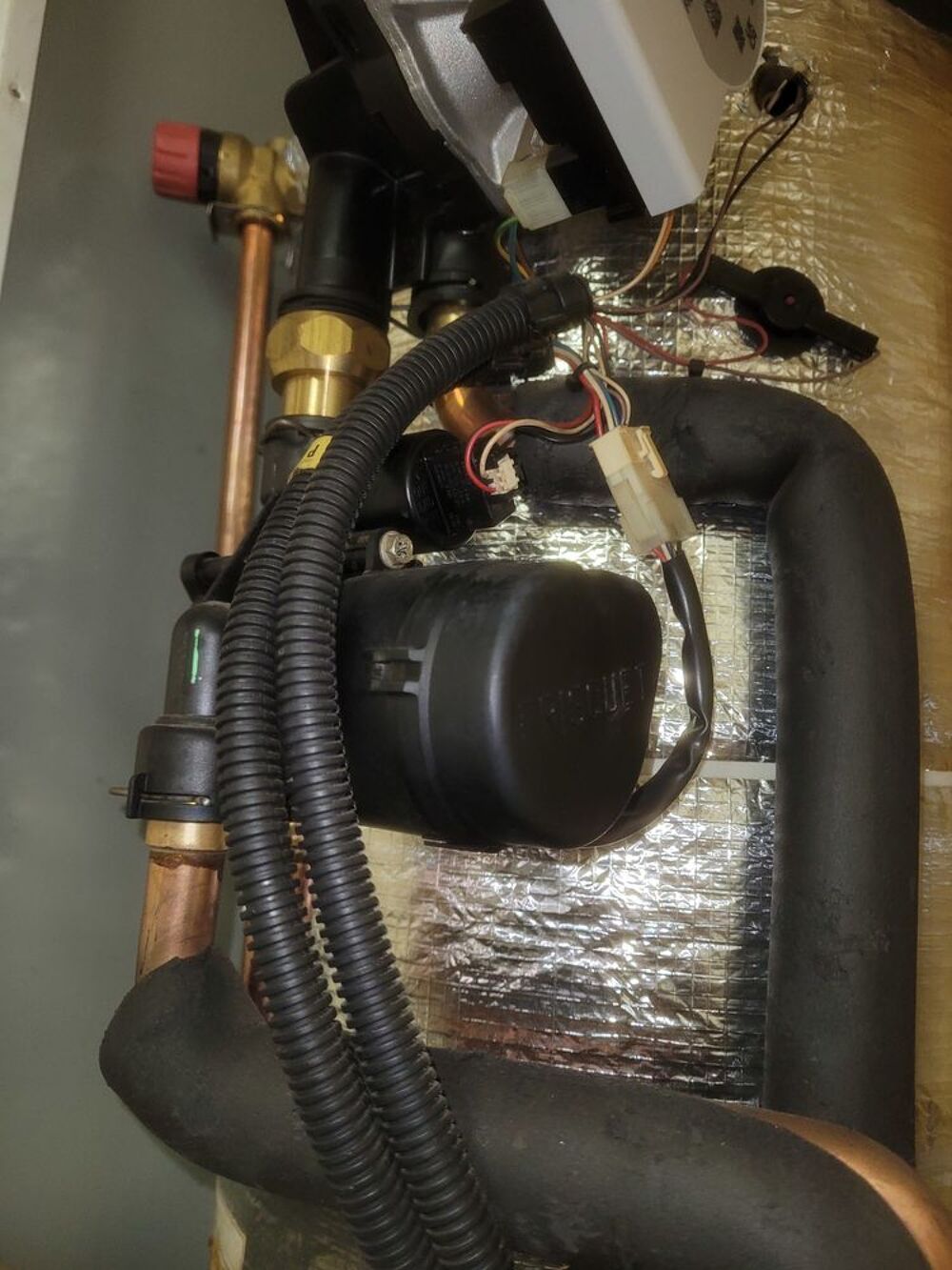Chaudi&egrave;re &agrave; gaz FRISQUET Hydroconfort 80/450 avec ballon 80l Bricolage