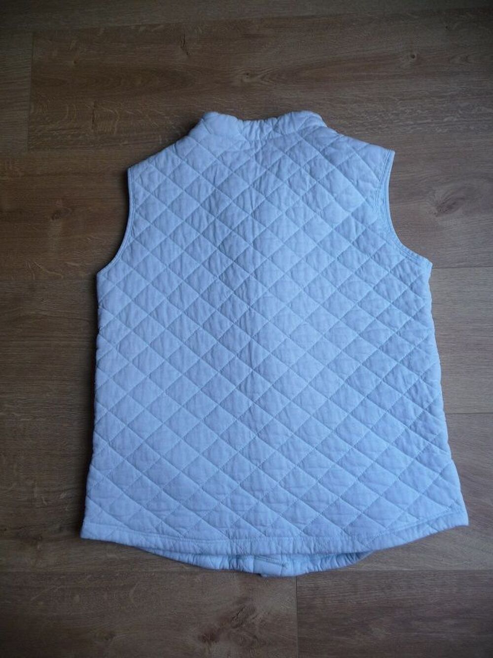 Veste matelass&eacute;e sans manche bleu aqua taille 36-38, ferm&eacute;e Vêtements