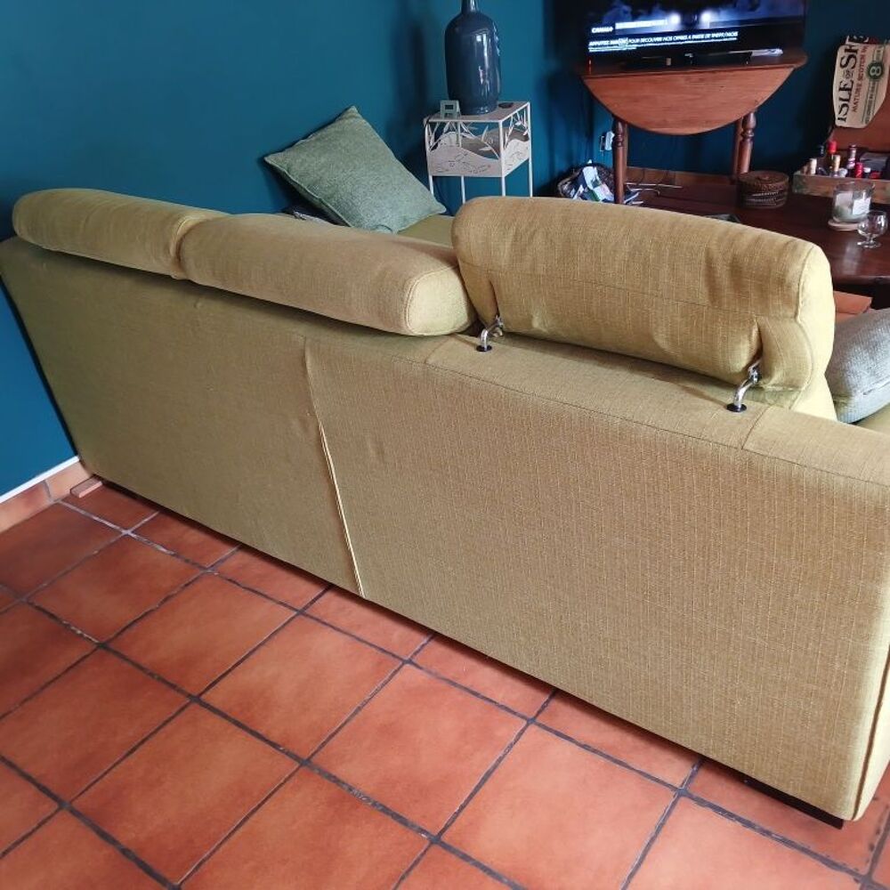 Canap&eacute; 3 places + Pouf assorti Meubles