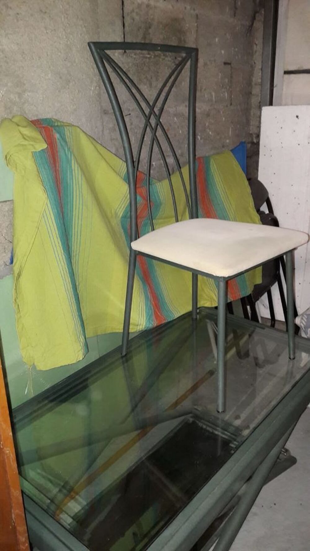 Table modulable en tr&egrave;s bon &eacute;tat. Meubles