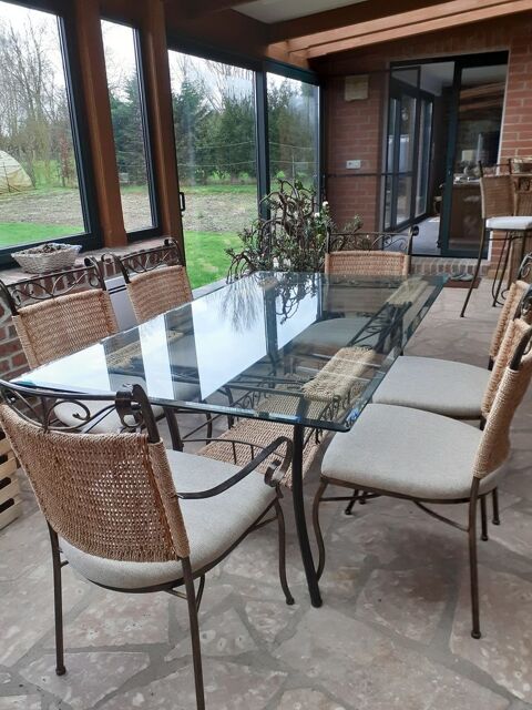 TABLE ET 6 CHAISES Sercus (59)