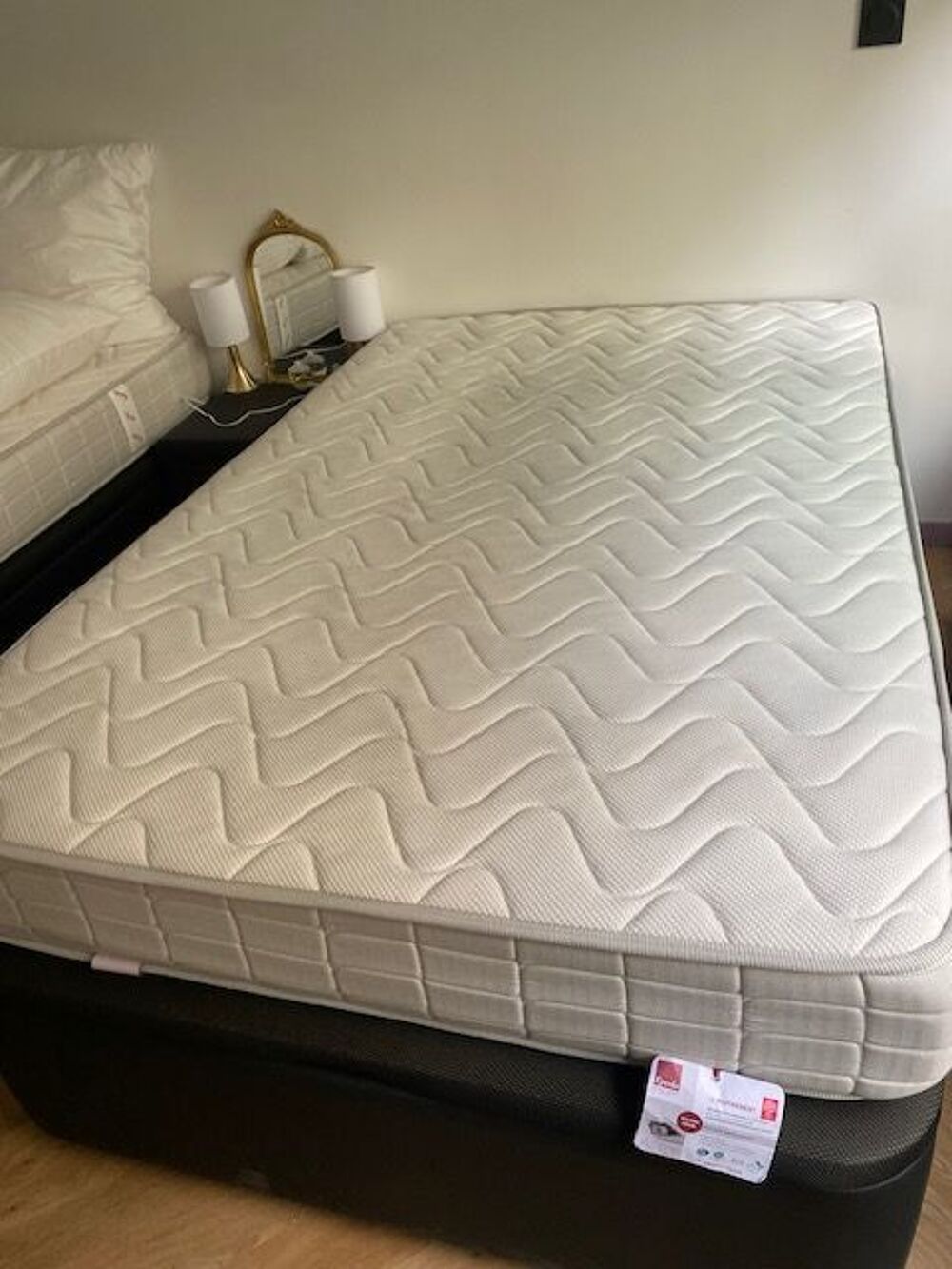 2 lits coffres 120x190 tr&egrave;s bon &eacute;tat Meubles