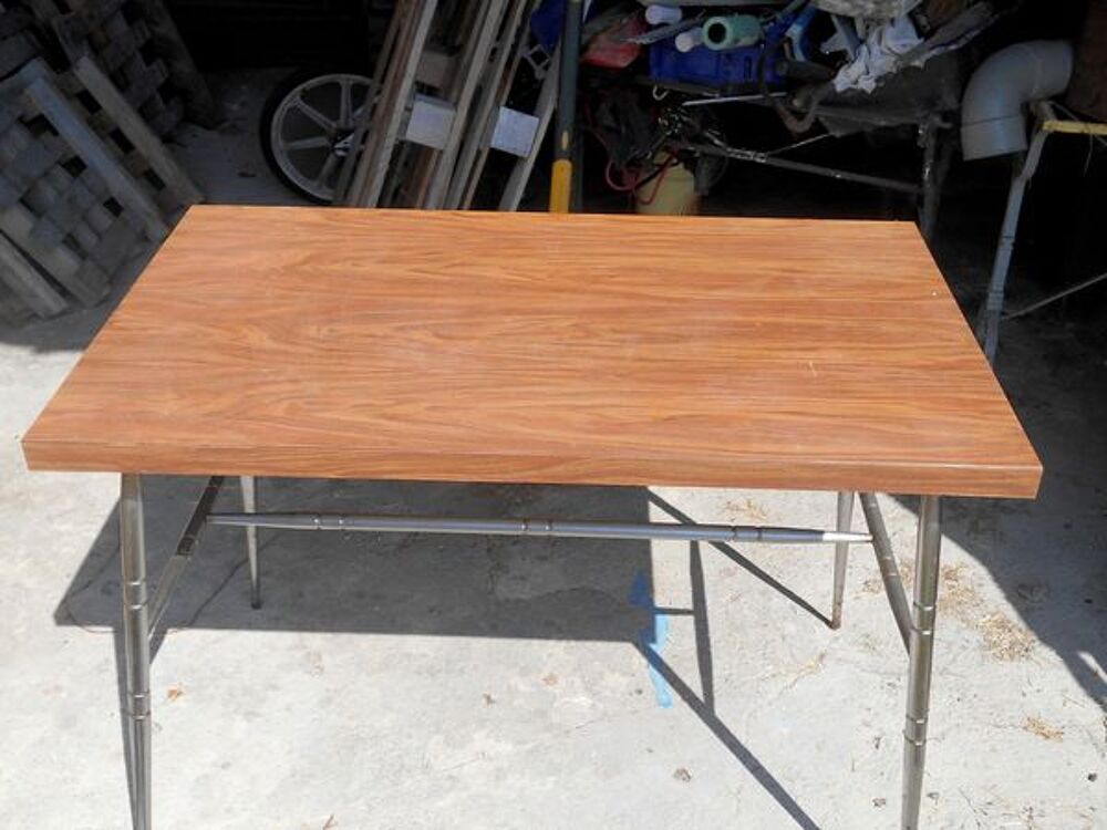 Table ann&eacute;e 1970 Meubles