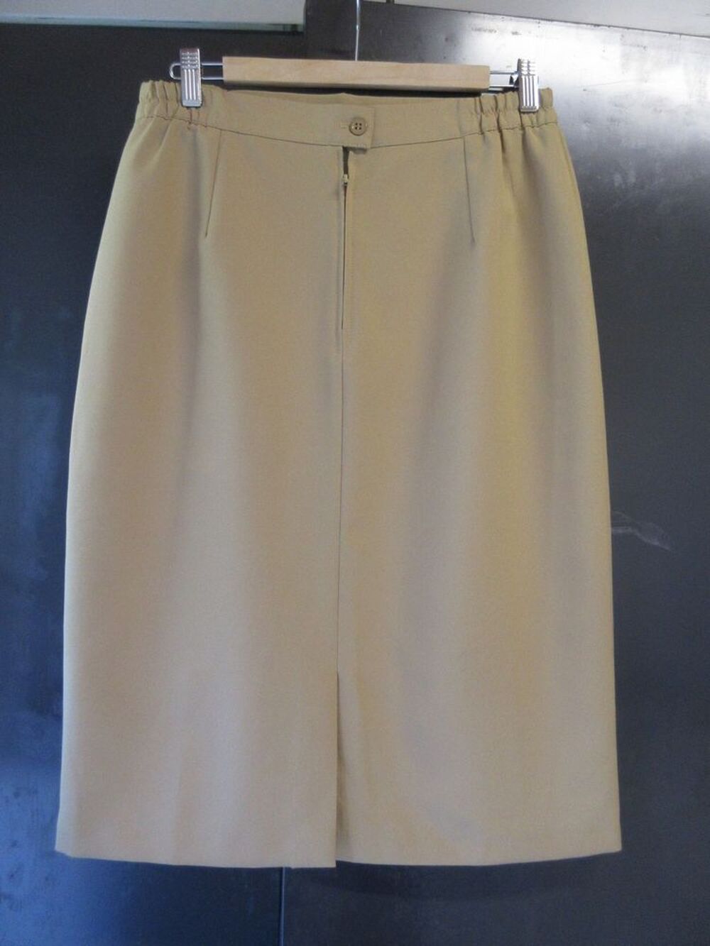 Jupe beige fonc&eacute; Vêtements