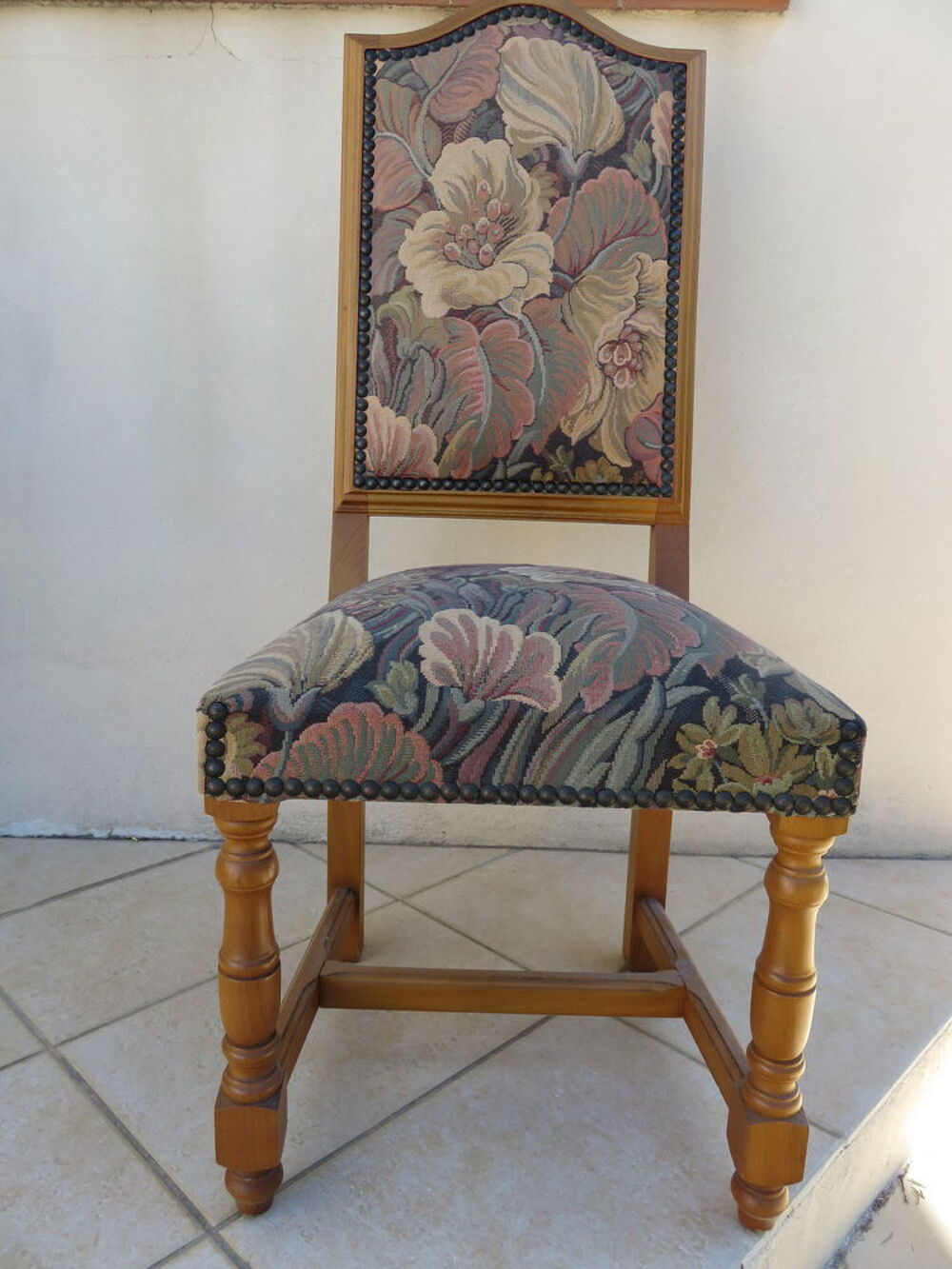 LOT DE 4 CHAISES STYLE LOUIS 13 Meubles