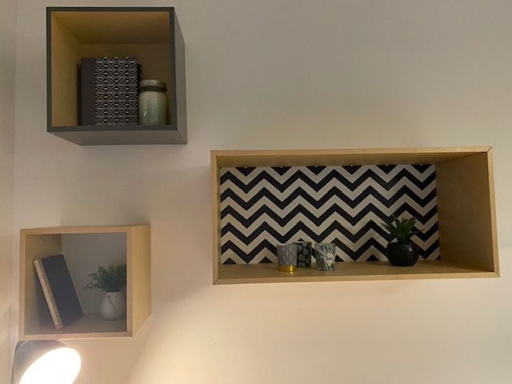 Bureau avec 3 &eacute;tag&egrave;res Meubles