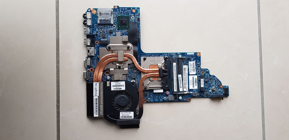 Carte m&egrave;re 682169-001, HP dv6 7060sf Matériel informatique