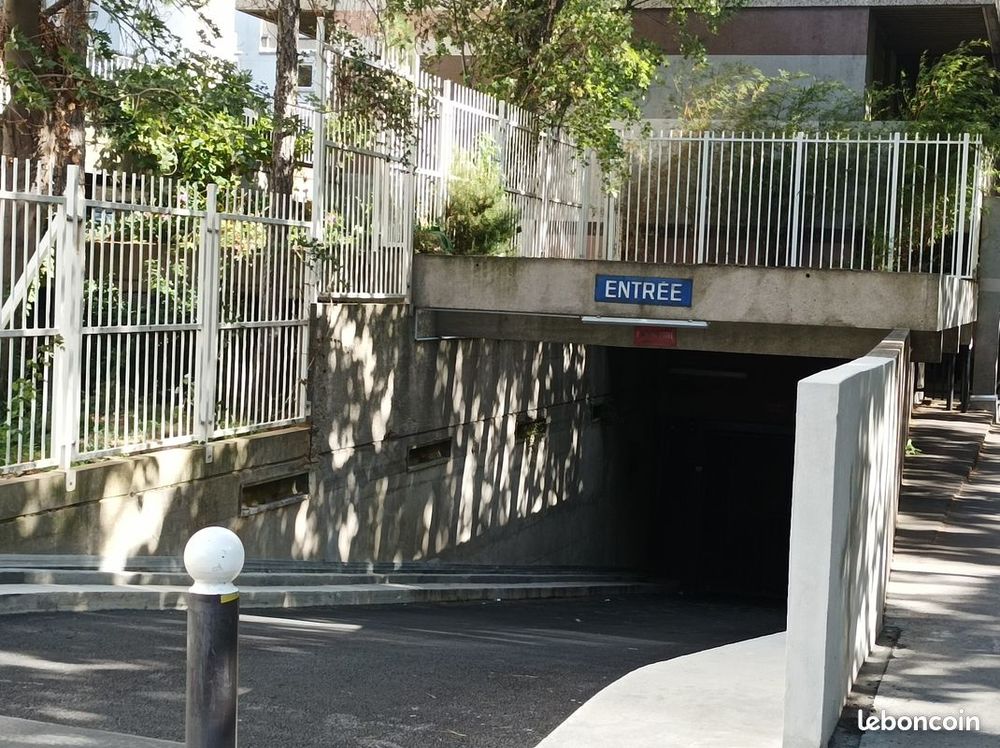 Location Parking/Garage Place de parking, à côté de la place d'Italie. Paris 13