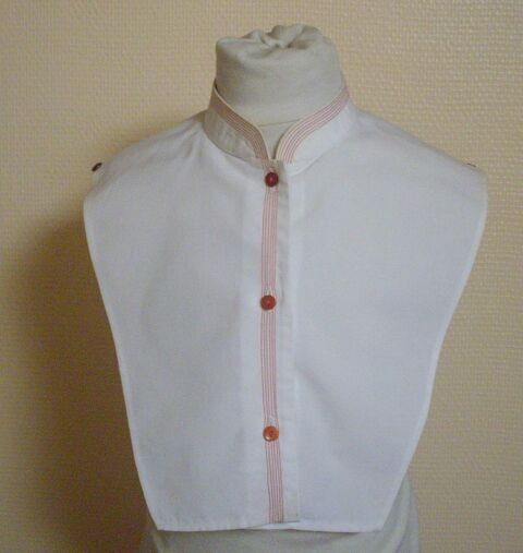 Un ancien col plastron. 5 Le Val-d'Ajol (88)