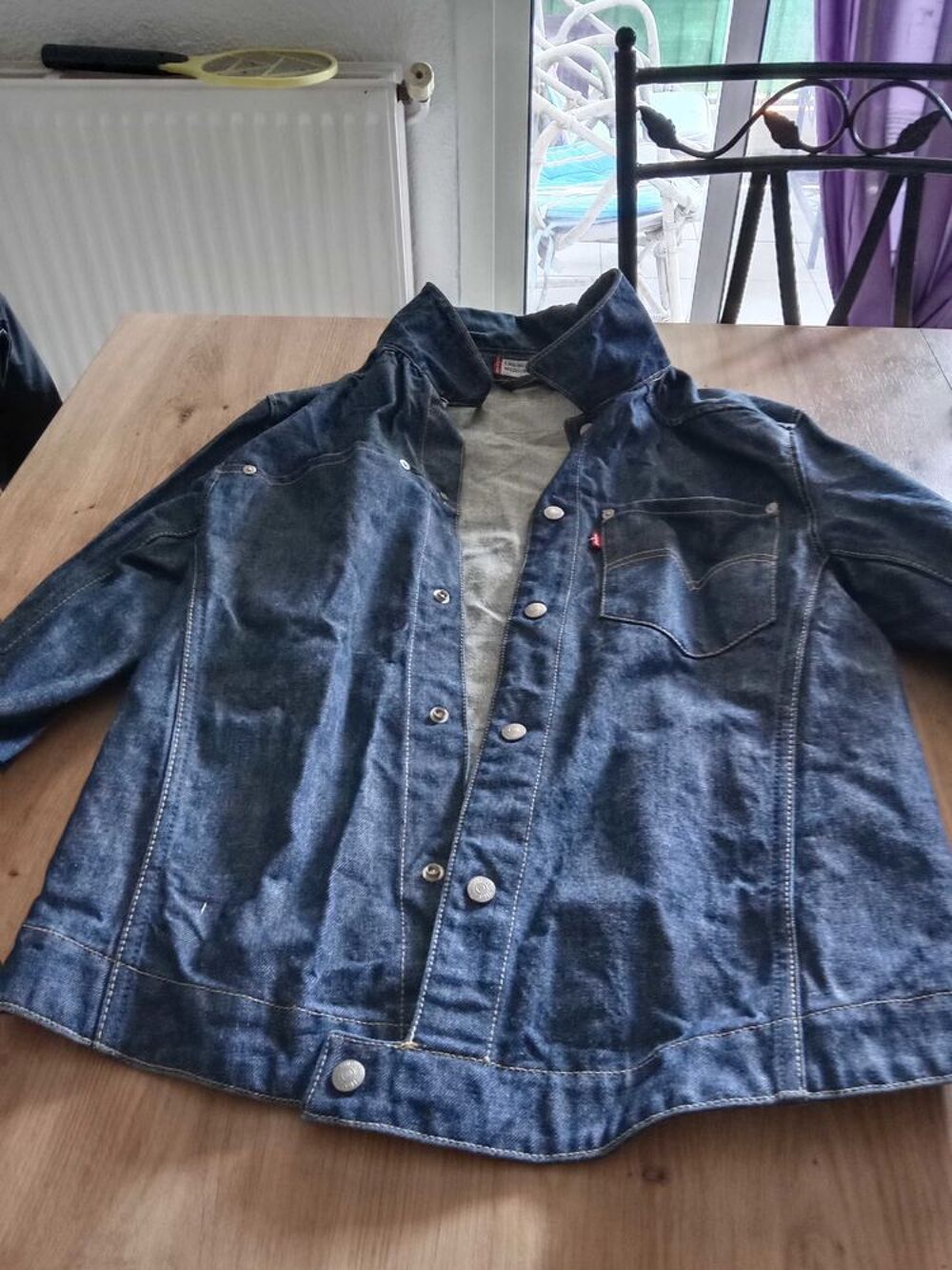 veste en jeans jamais servie Vêtements