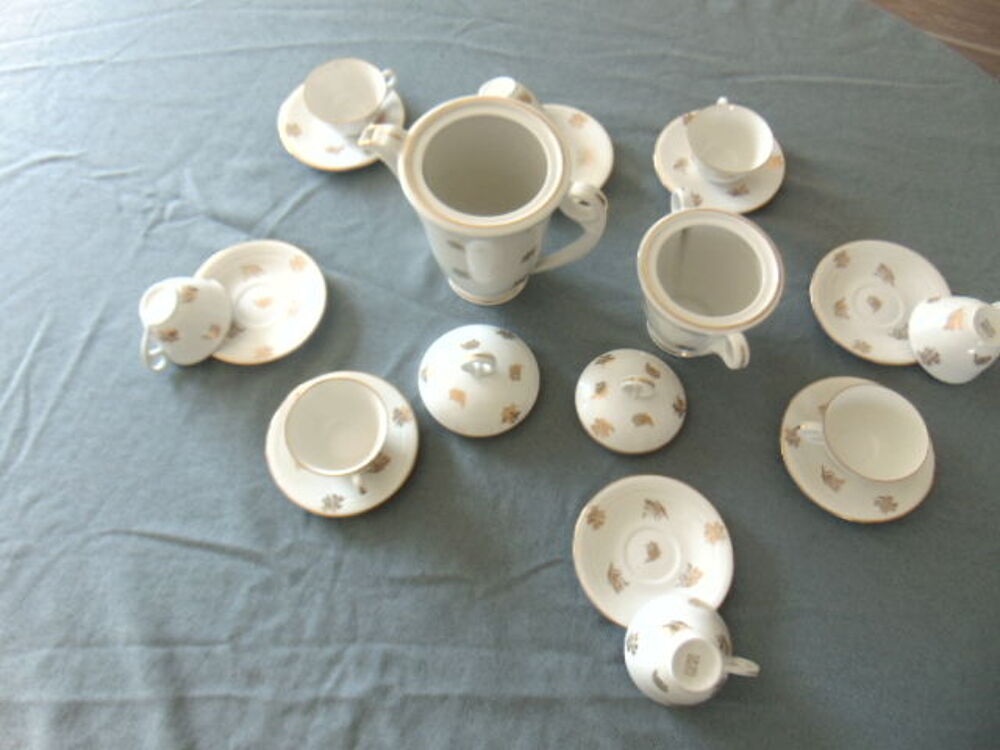 Service &agrave; caf&eacute; SFR France ? Porcelaine blanche &amp; dorures Cuisine