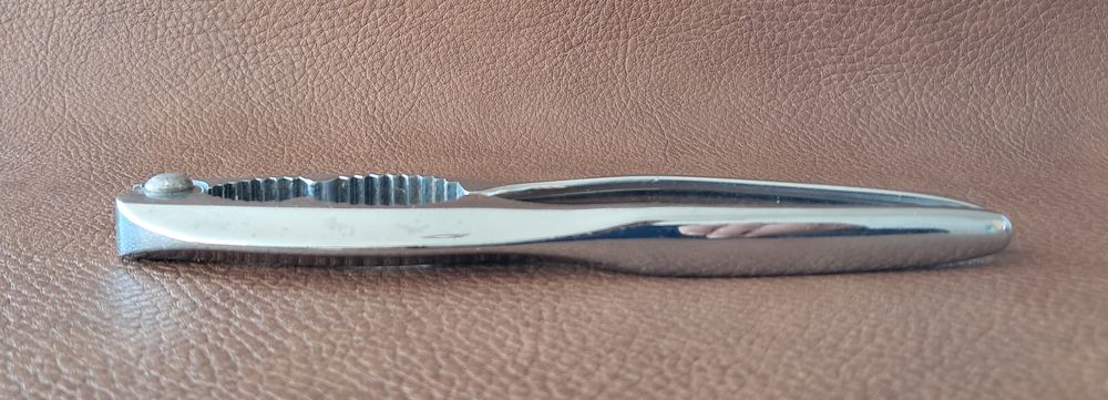 casse noix noisettes en m&eacute;tal argent&eacute; 15,5x4 cm Cuisine