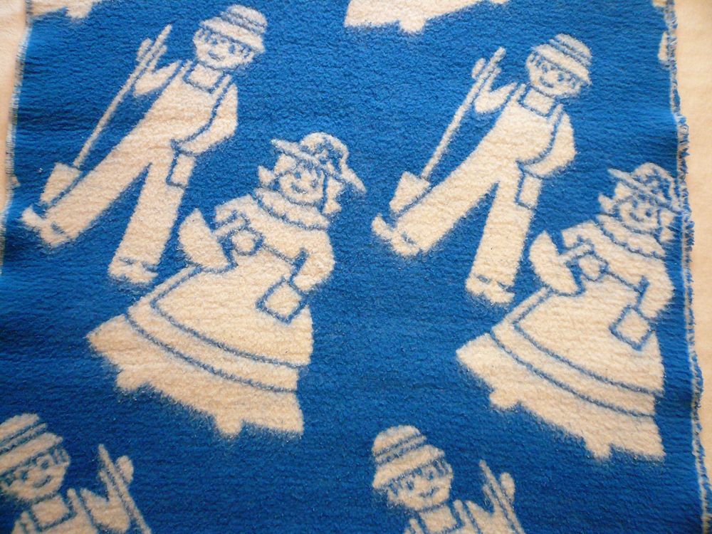 Couverture bleue 80cm x 70cm Puériculture