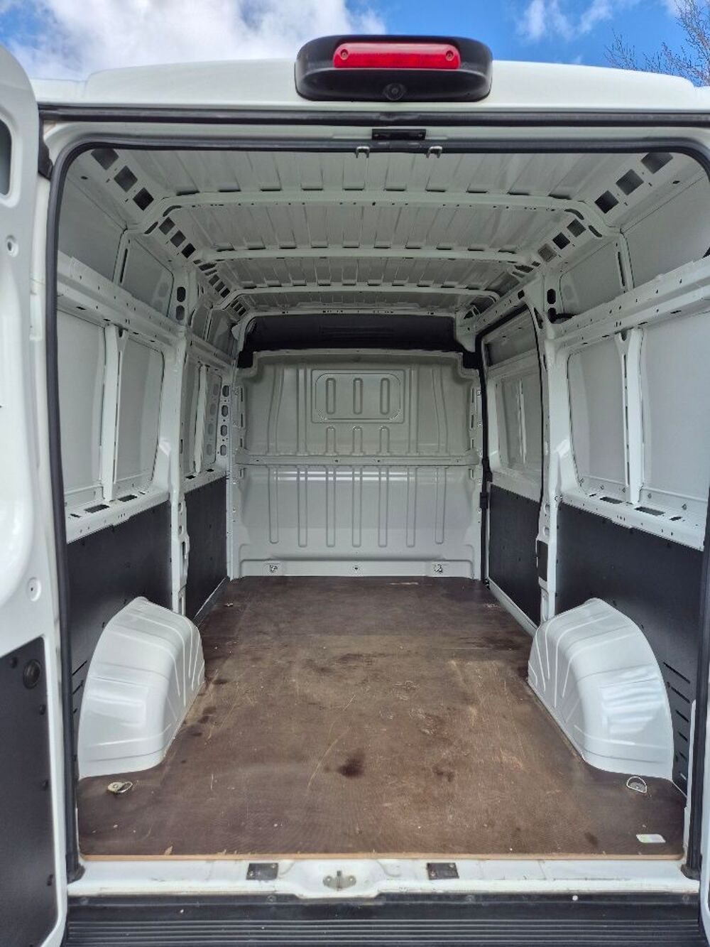 Boxer BOXER TOLE 330 L2H2 BLUEHDI 140 S&S ASPHALT 2020 occasion 01100 Oyonnax