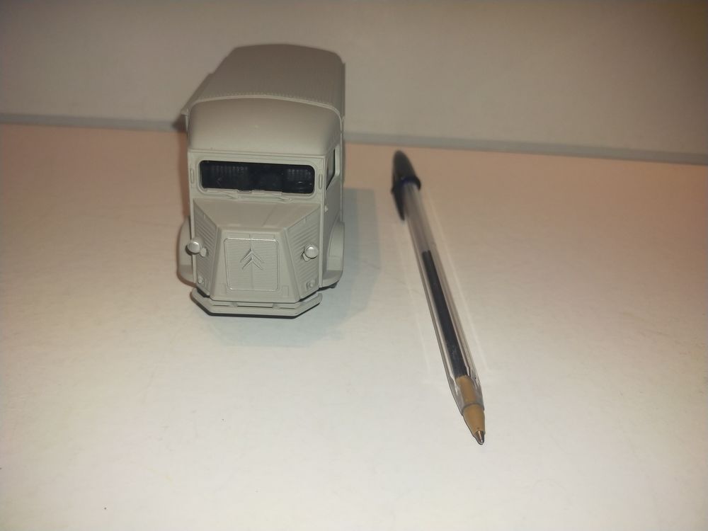 miniature Tube H Citro&euml;n gris au 1/43e
Jeux / jouets