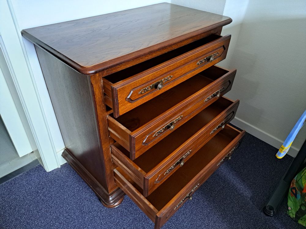 COMMODE EN BOIS MASSIF Meubles