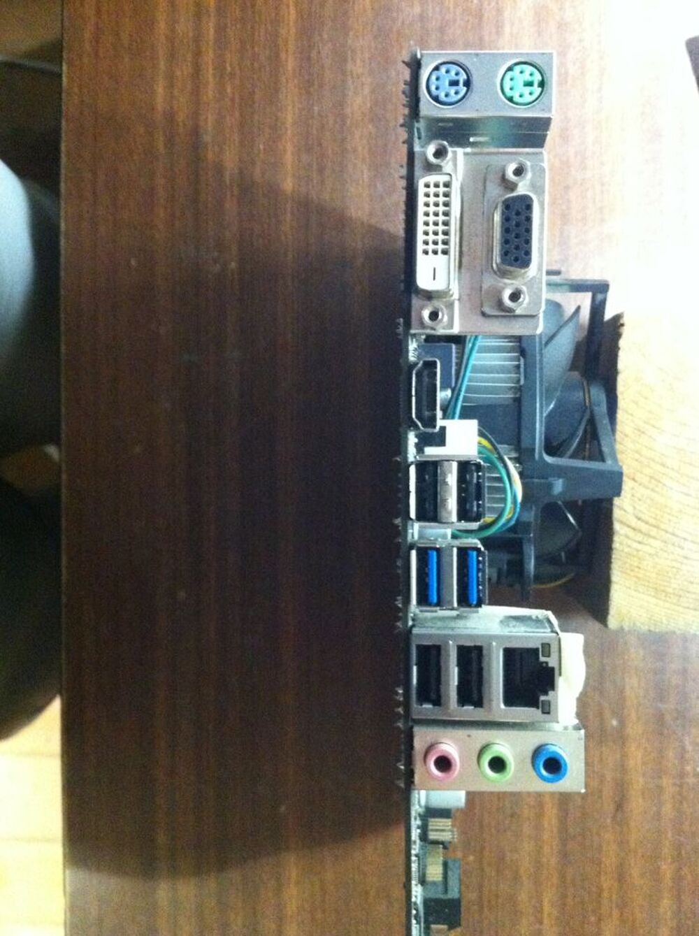 carte m&egrave;re Asrock B85M-HDS
Matériel informatique