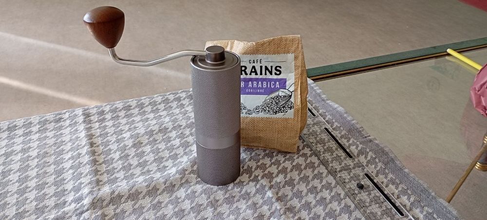 Moulin &agrave; caf&eacute; manuel robuste ? Meules en acier inox ? r&eacute;glag Cuisine