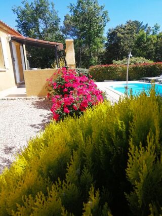 Villa · à Régusse · 366 000 €