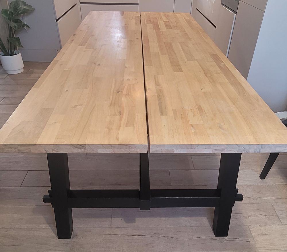 Table bois ikea 8 places + 6 chaises Meubles