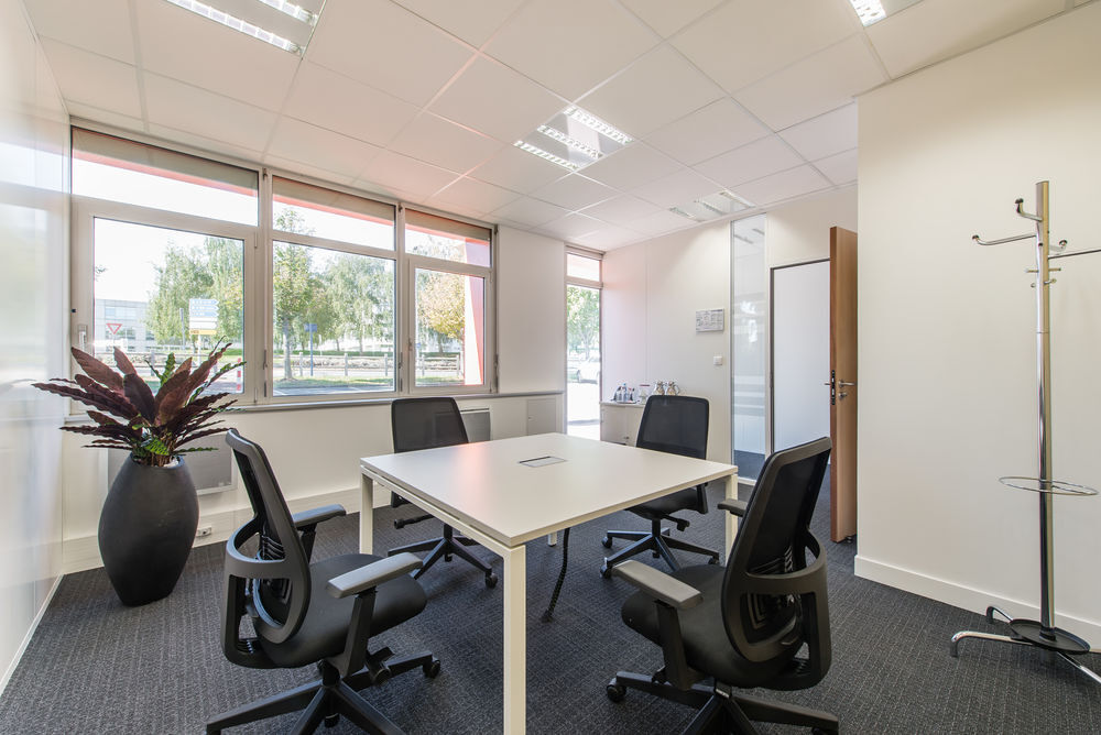   Accès tout inclus à des espaces de bureau professionnels pour 10 personnes à Orly Orlytech  
