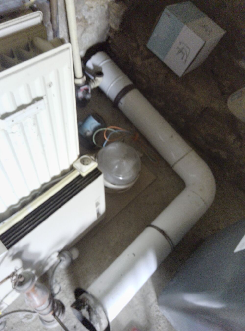 Chaudi&egrave;re &agrave; bois avec chauffages et &eacute;quipements 