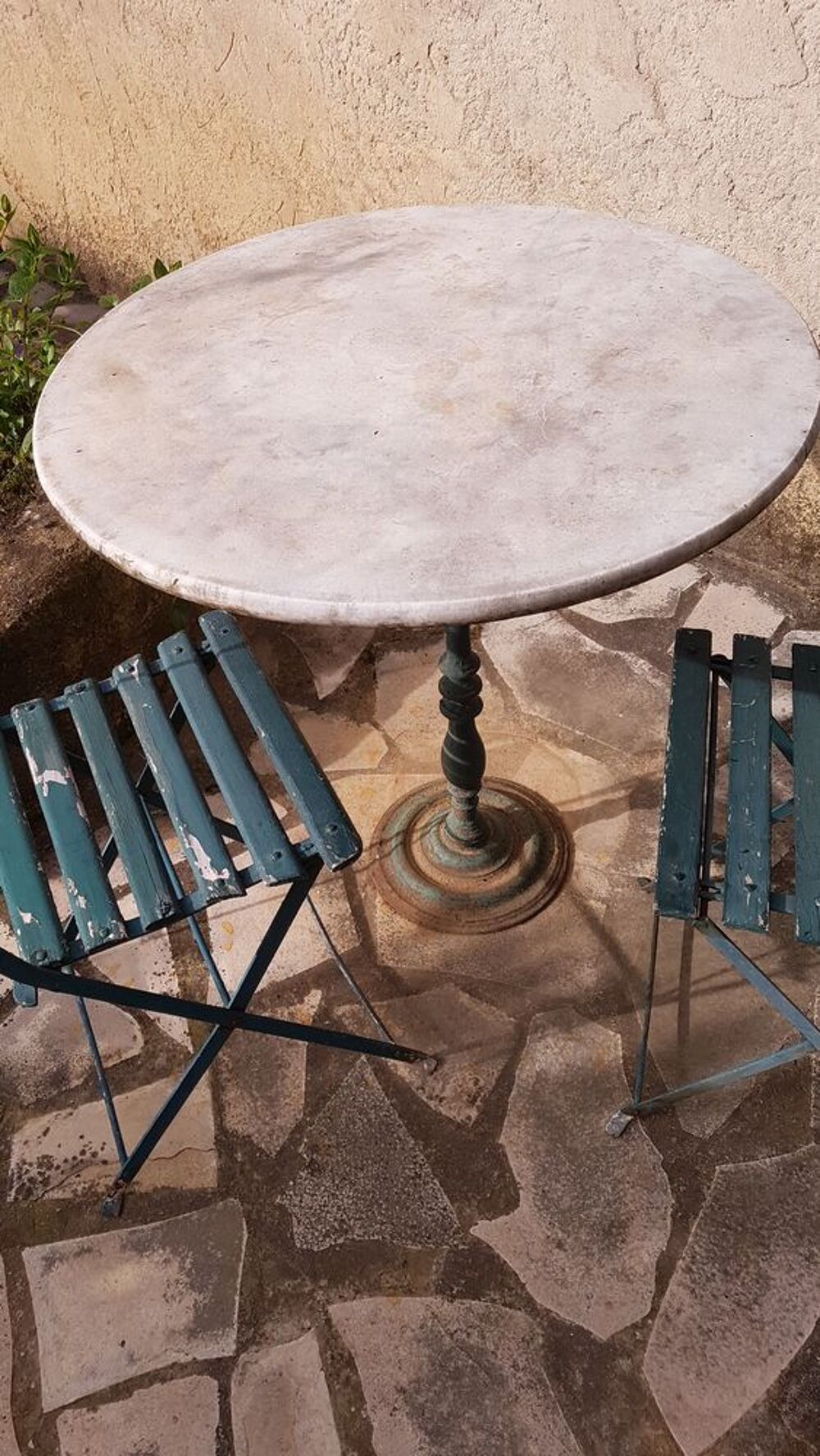Table bar + 2 chaises Meubles