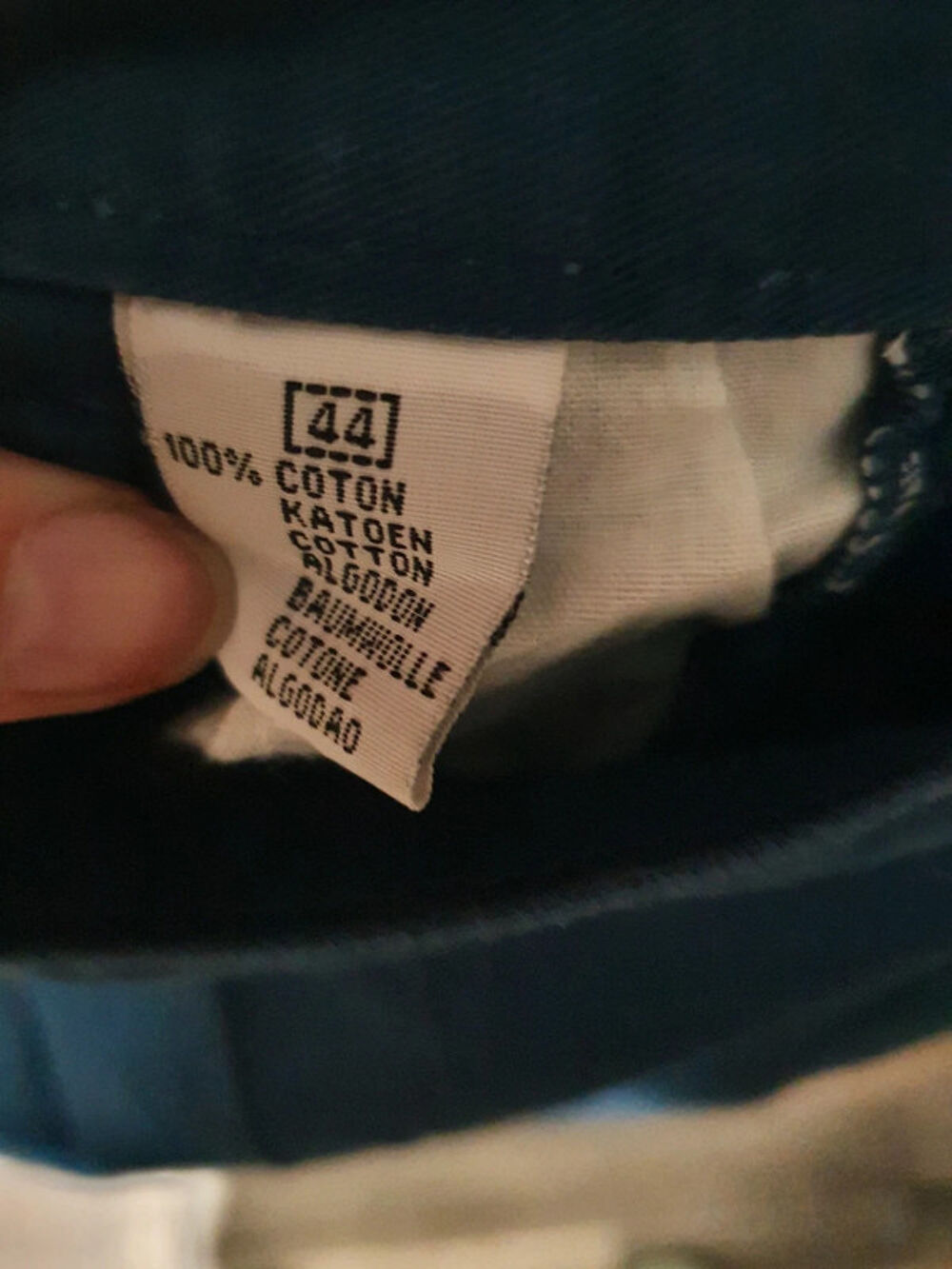 Pantalon bleu 
taille 44 
Vêtements