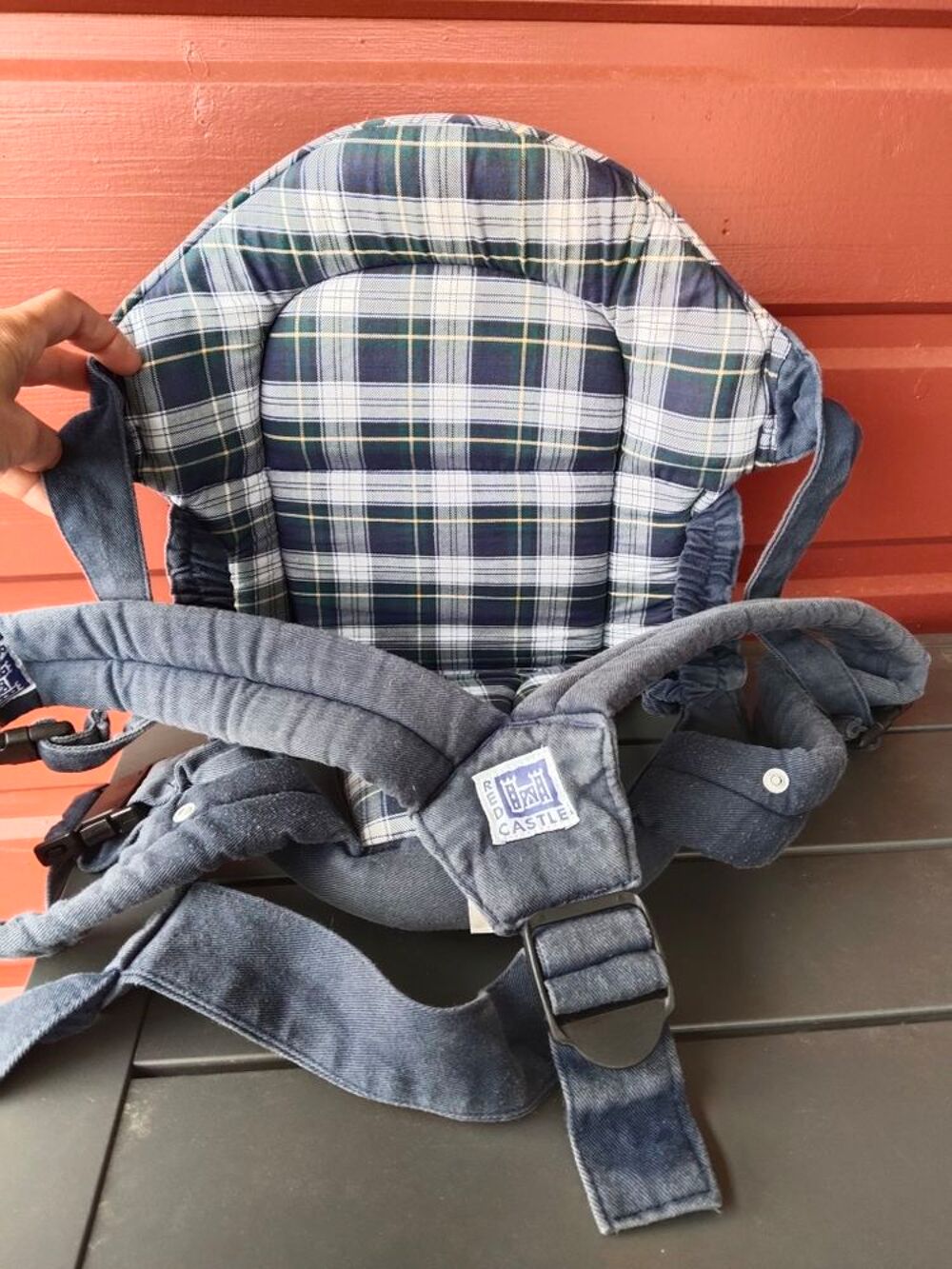 PORTE BEBE DE MARQUE RED CASTLE 
Puériculture