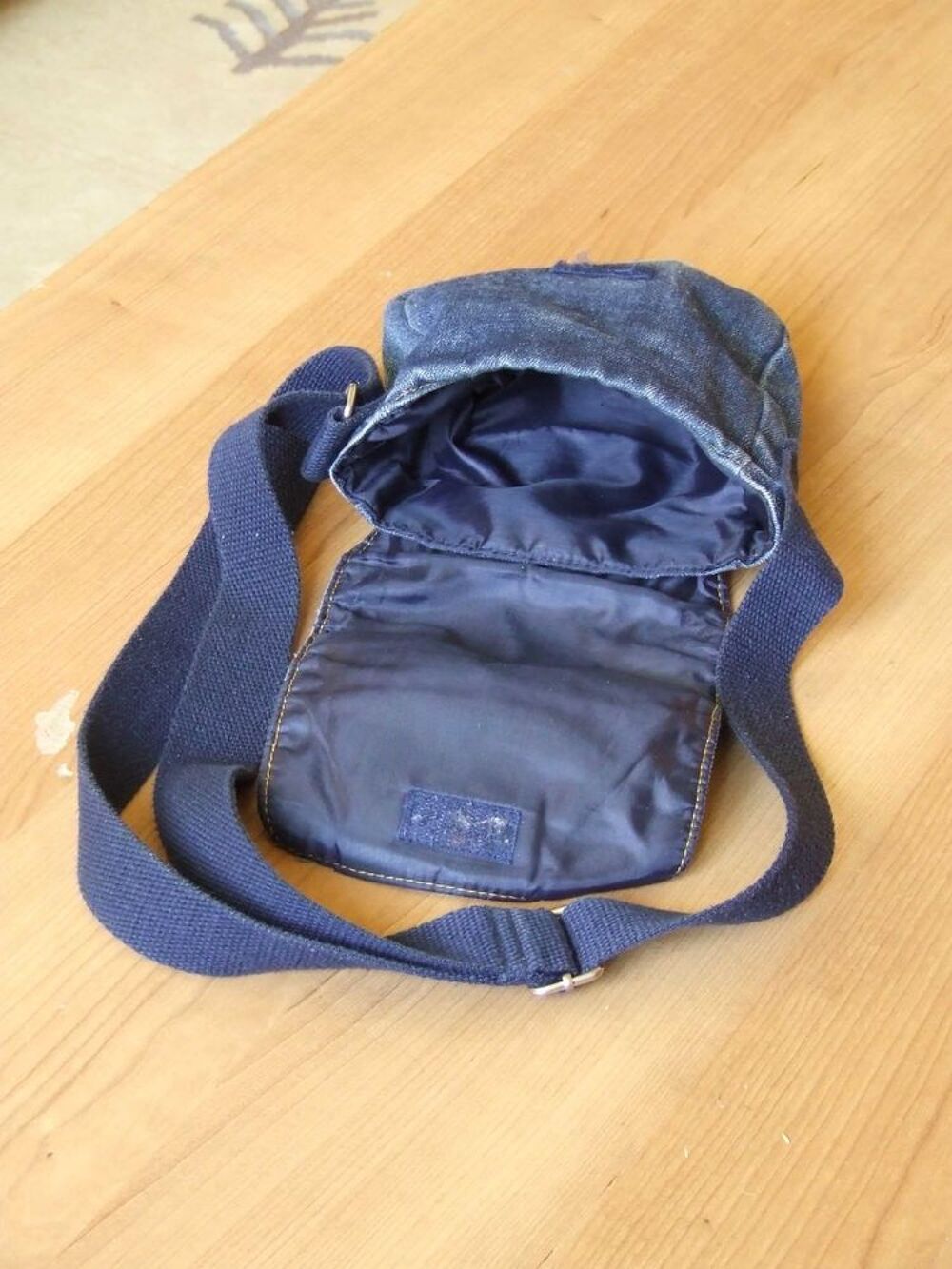 Pochette en bandouli&egrave;re, Jeans Maroquinerie