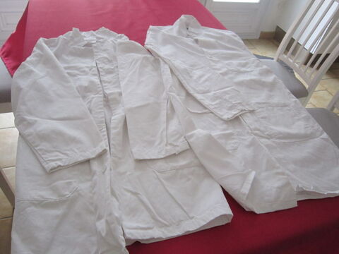 Lot de deux blouses 18 Brignais (69)