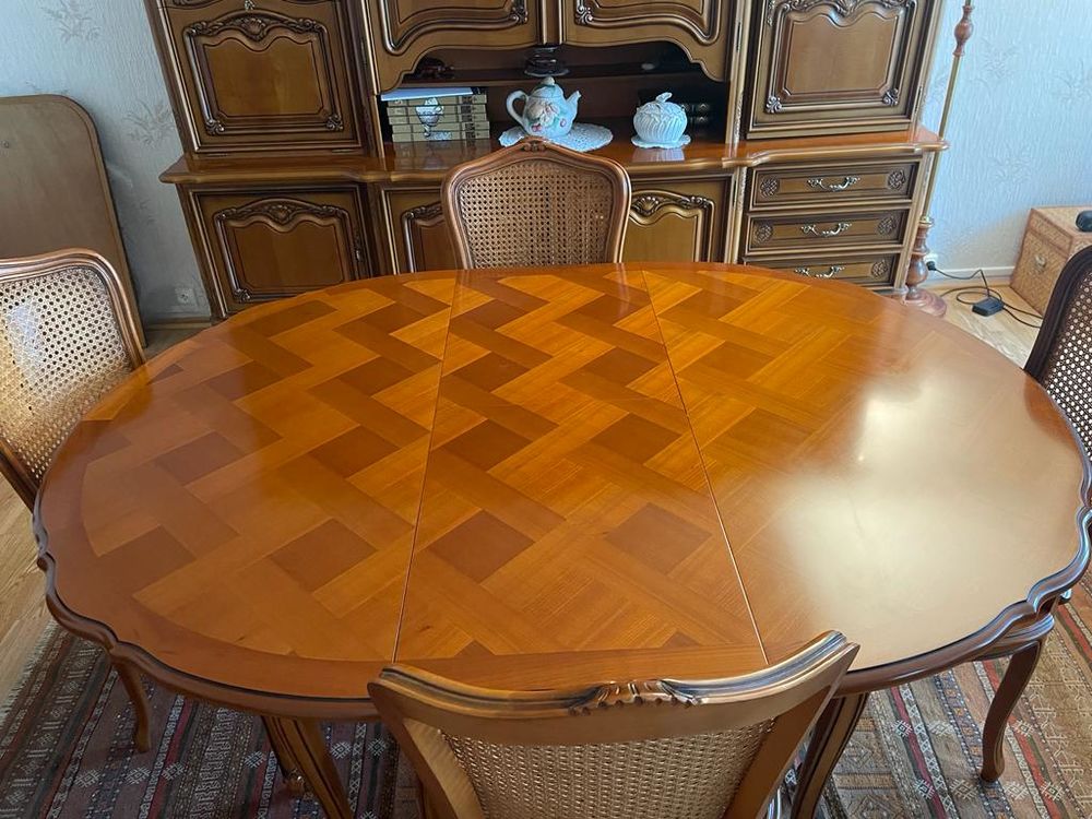 Ensemble salle &agrave; manger style r&eacute;gence Louis XV table et buff Meubles