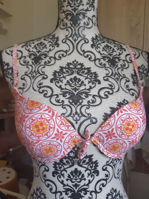  haut de maillot de bain NEUF a motifs ETAM TAILLE 90B
10 Lyon 5 (69)