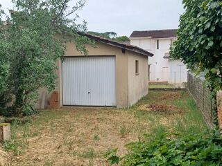  Parking / Garage à vendre 136 m²