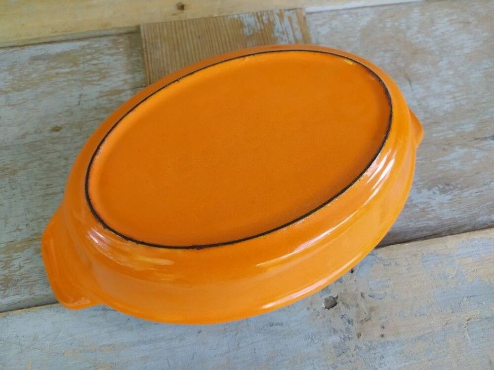 Petit Plat Ovale en Fonte Le Creuset 
Décoration