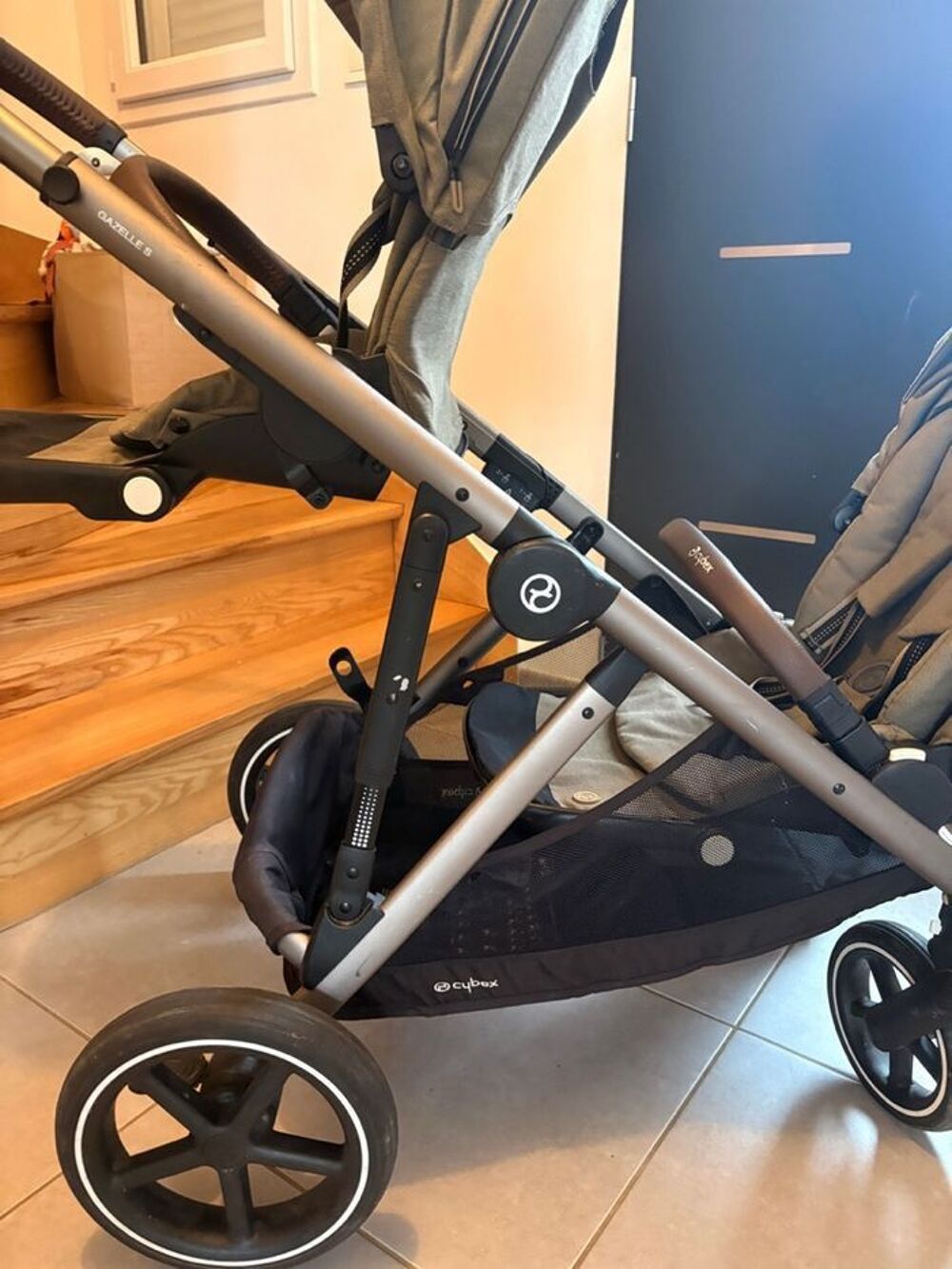 Poussette double marque Cybex gazelle S Pu�riculture