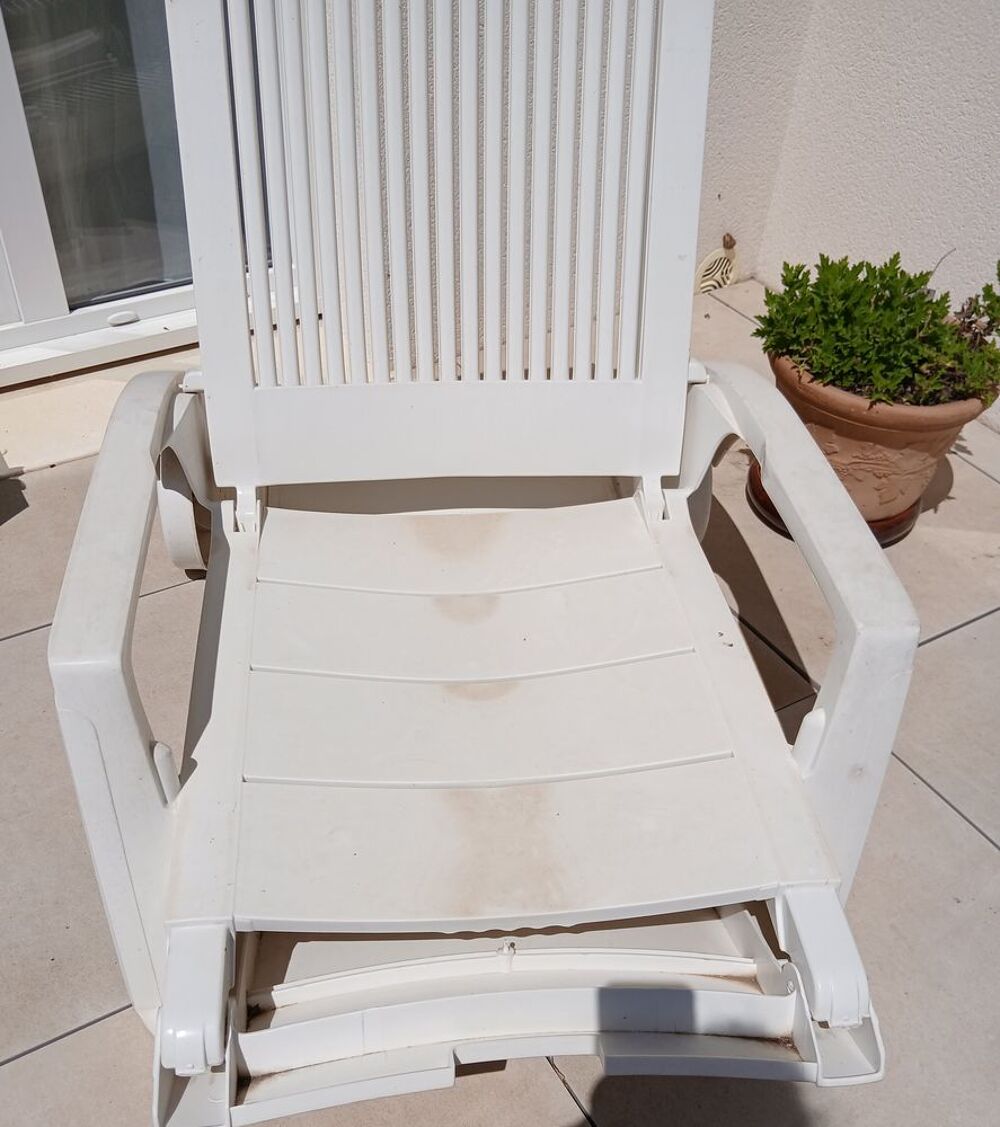Transat blanc sur roulettes multi positions Grosfilex Jardin