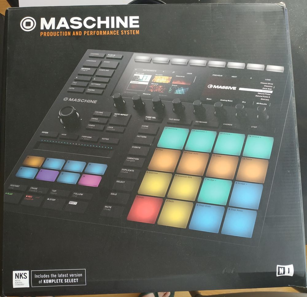  Maschine mk3 de native instrument 
Instruments de musique