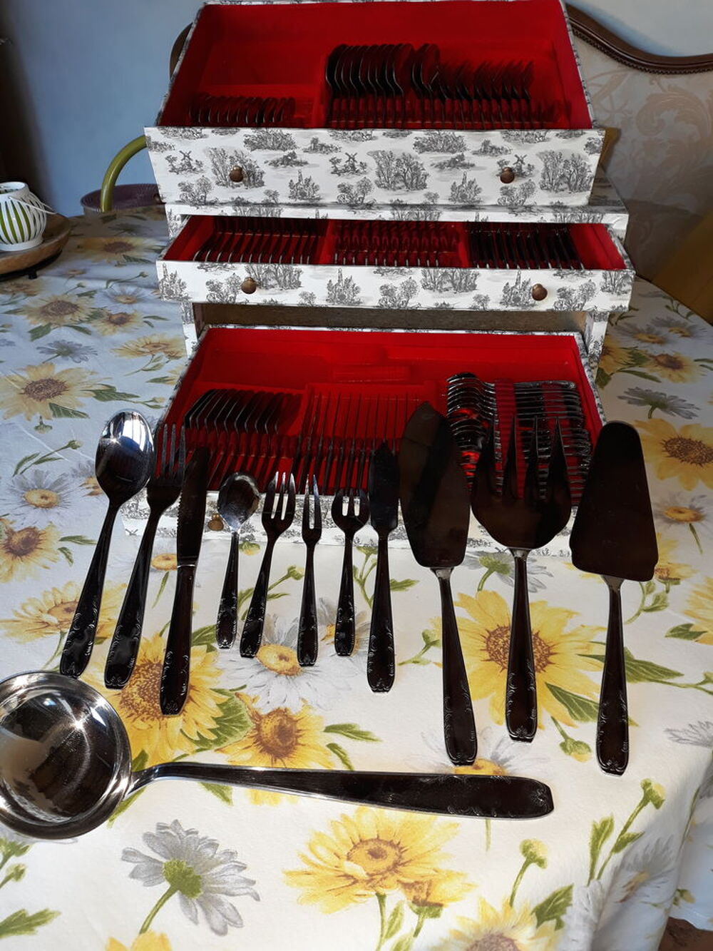 M&eacute;nag&egrave;re 108 pi&egrave;ces en inox Cuisine