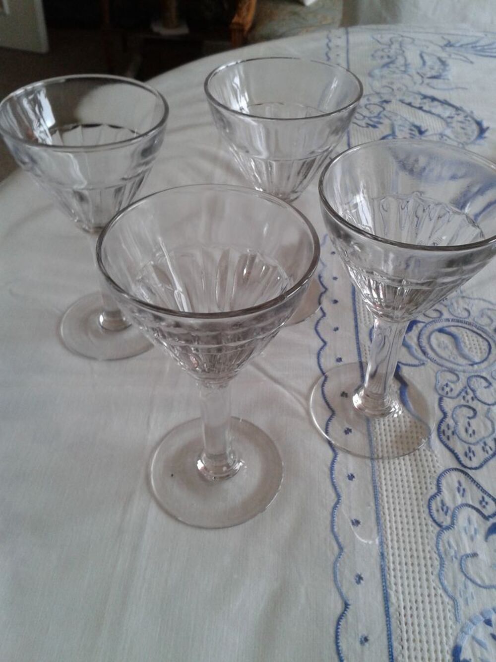 Verres bistrot (5) anciens forme conique &agrave; pieds Cuisine