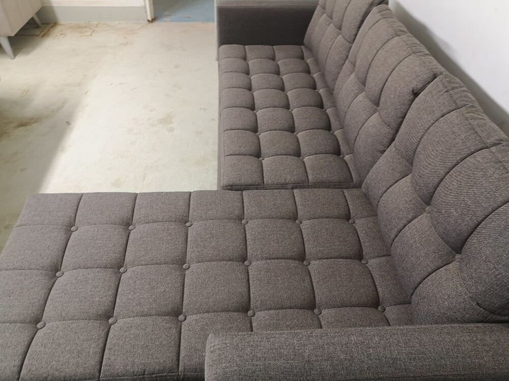 Canap&eacute; d'angle r&eacute;versible scandinave gris Maison Takissian Meubles