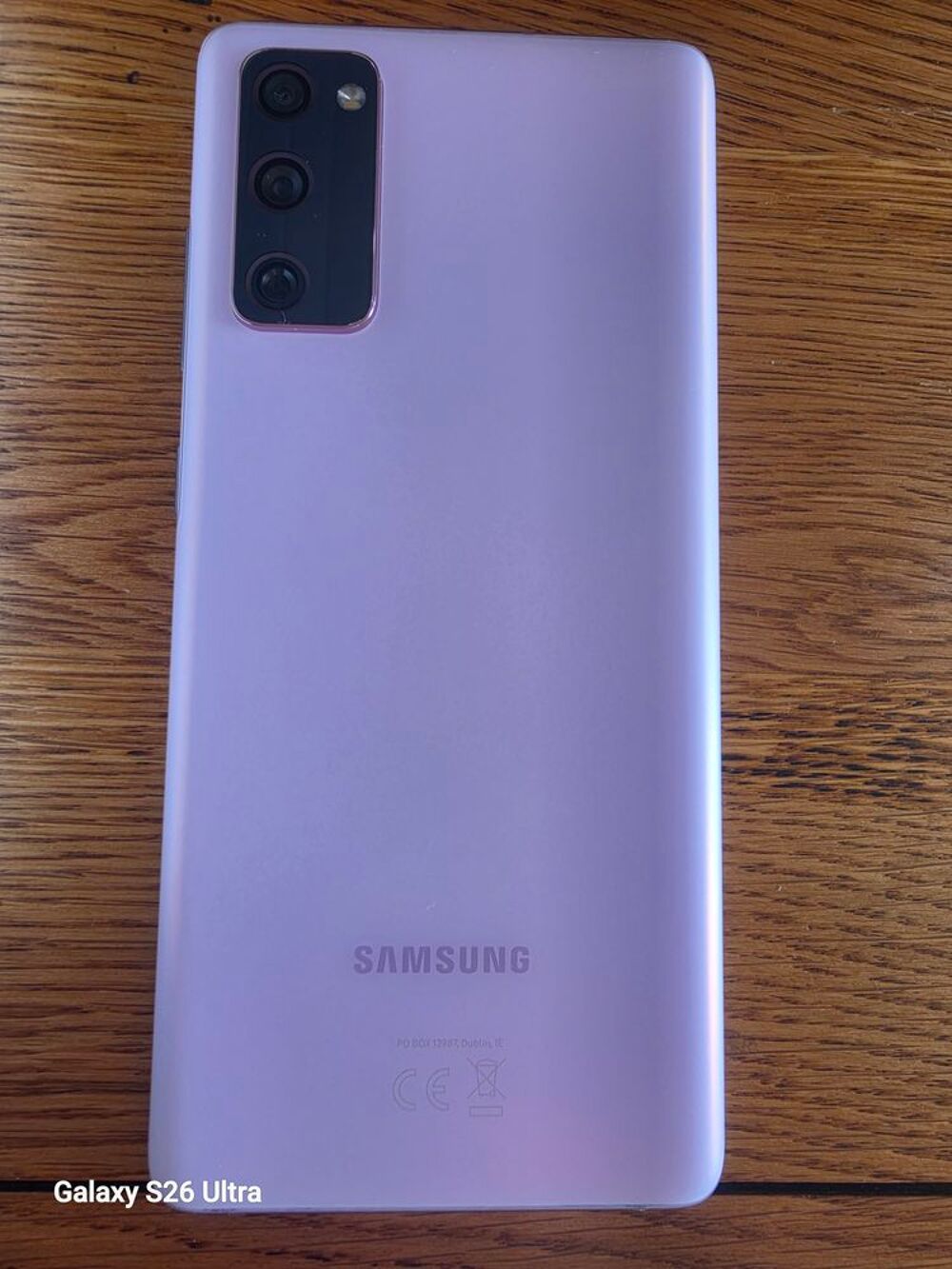 Samsung Galaxy S20 FE 5G avec accessoires Téléphones et tablettes