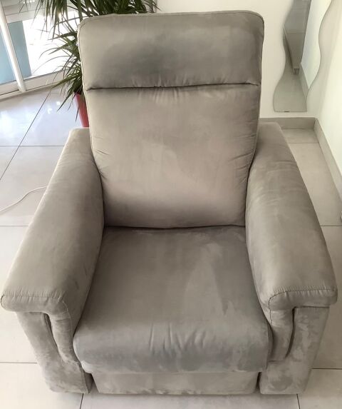 Fauteuil de relaxation �lectrique POLTRONeSOFA Mod�le CARLOT 350 Vitrolles (13)